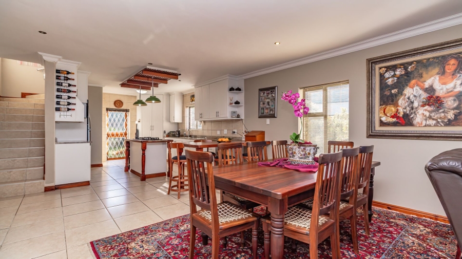 5 Bedroom Property for Sale in Village On Sea Western Cape